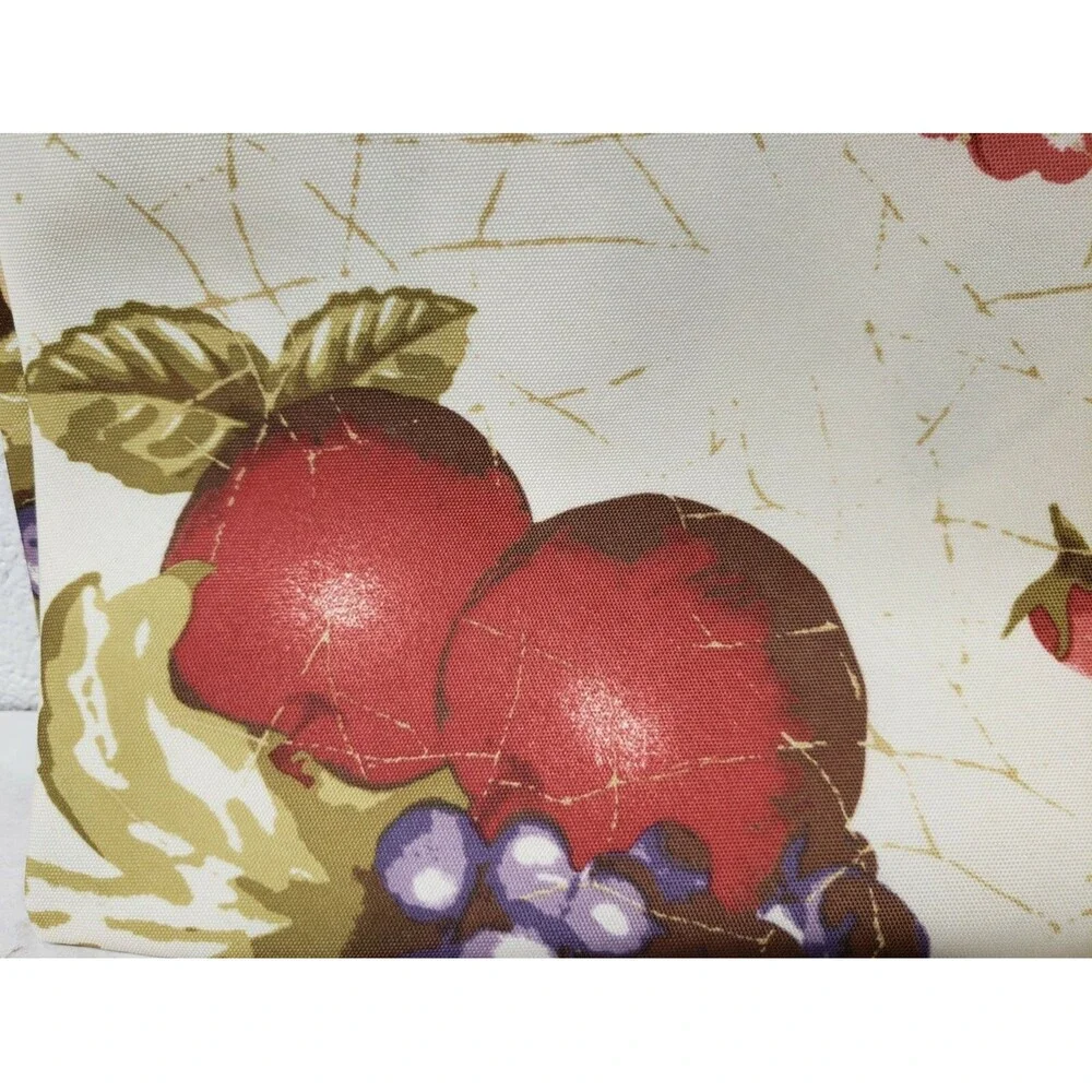 1 Printed Fabric Tablecloth, 52